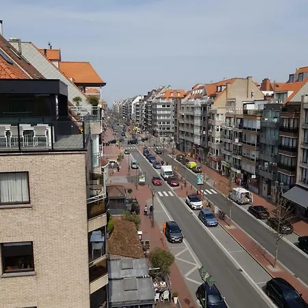 Duplex Familial Immeuble Tres Calme Knokke-Heist